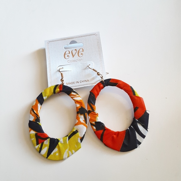 Eve Collection Dangle Earrings - Picture 3 of 7